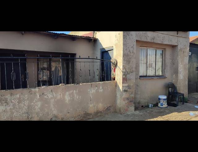 11 BEDROOM HOUSE FOR SALE IN MAPETLA